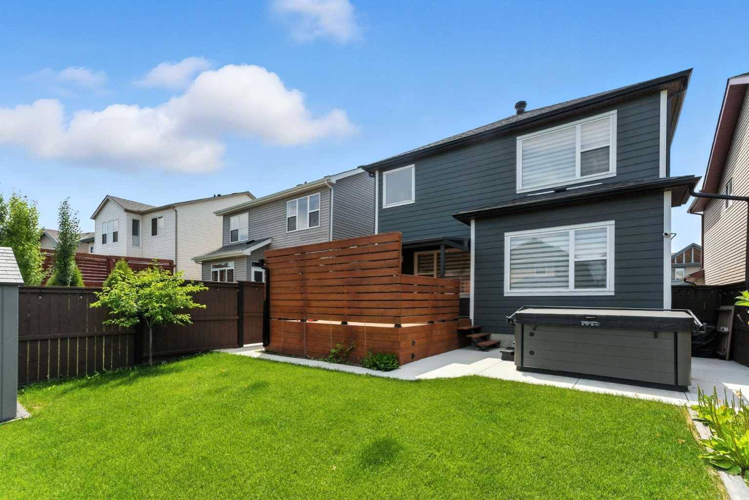 Calgary, AB T2X 1S3,44 Copperleaf WAY SE