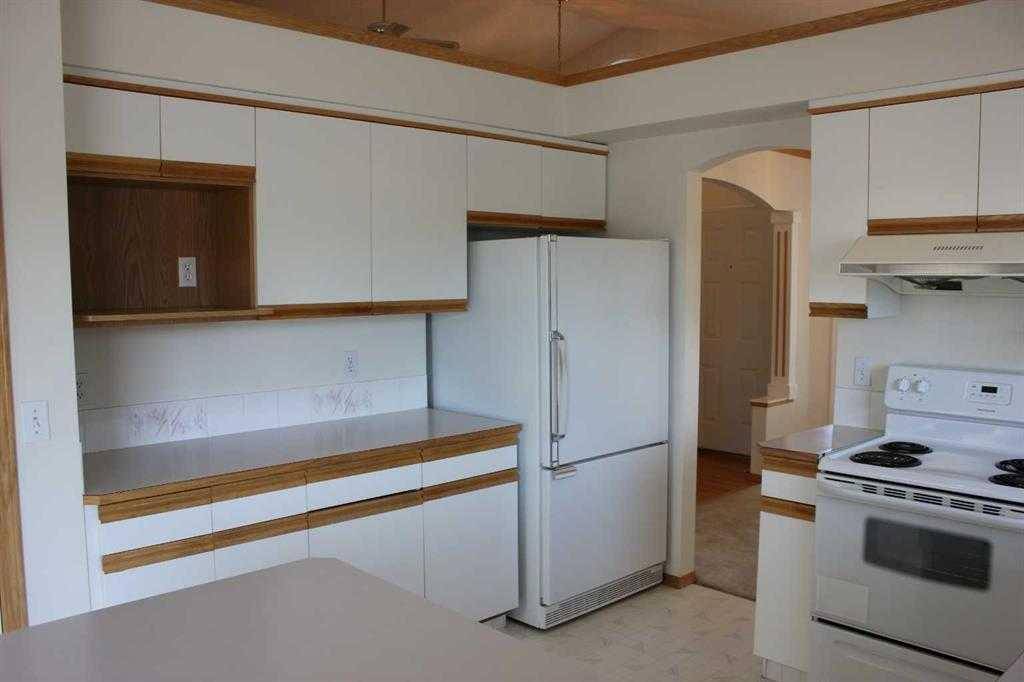 Calgary, AB T2X 3H4,179 Sunlake WAY SE