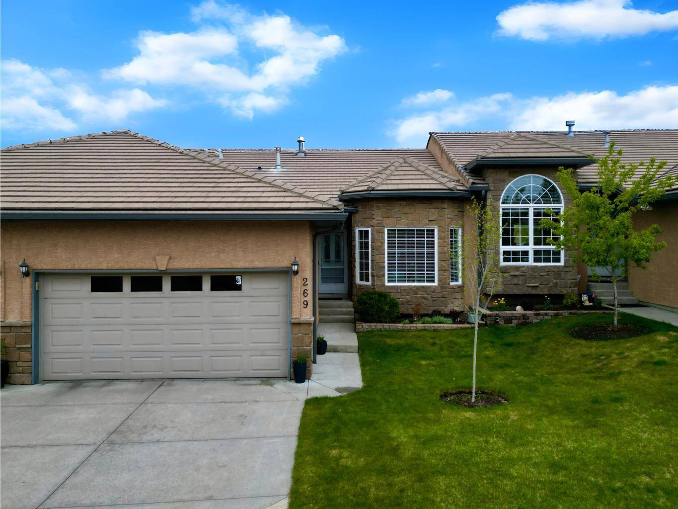 269 Shannon Estates TER SW, Calgary, AB T2Y 4C5