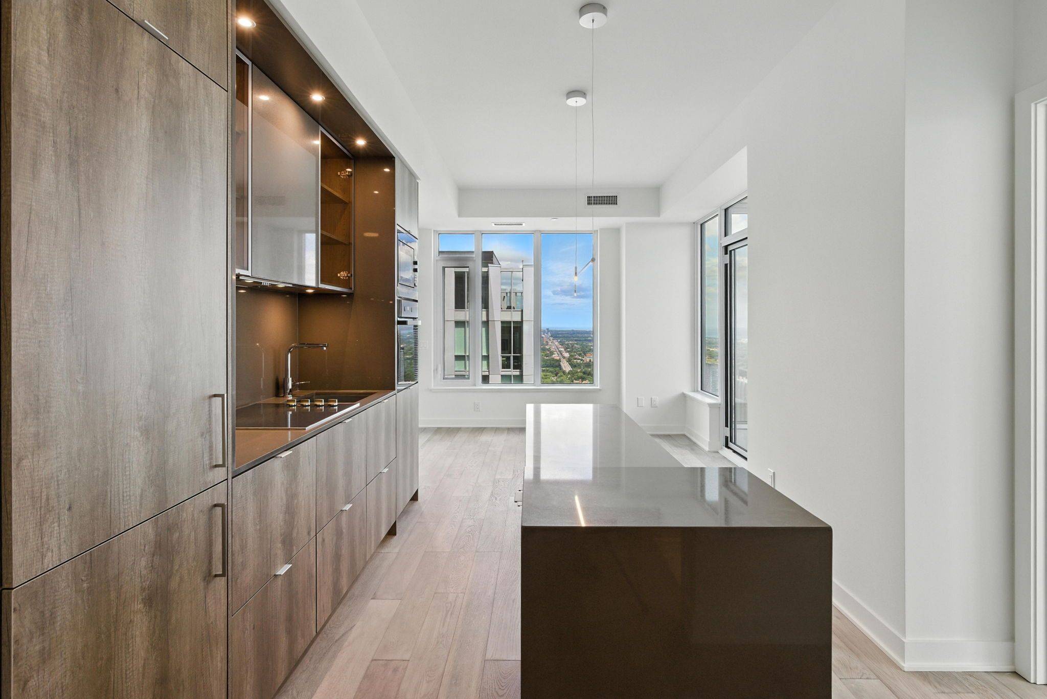 Toronto C02, ON M4W 0B7,11 Yorkville AVE #5407