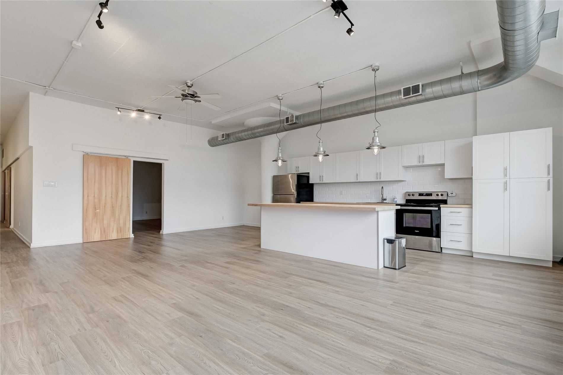 Toronto C08, ON M5A 4R9,365 Dundas ST E #206