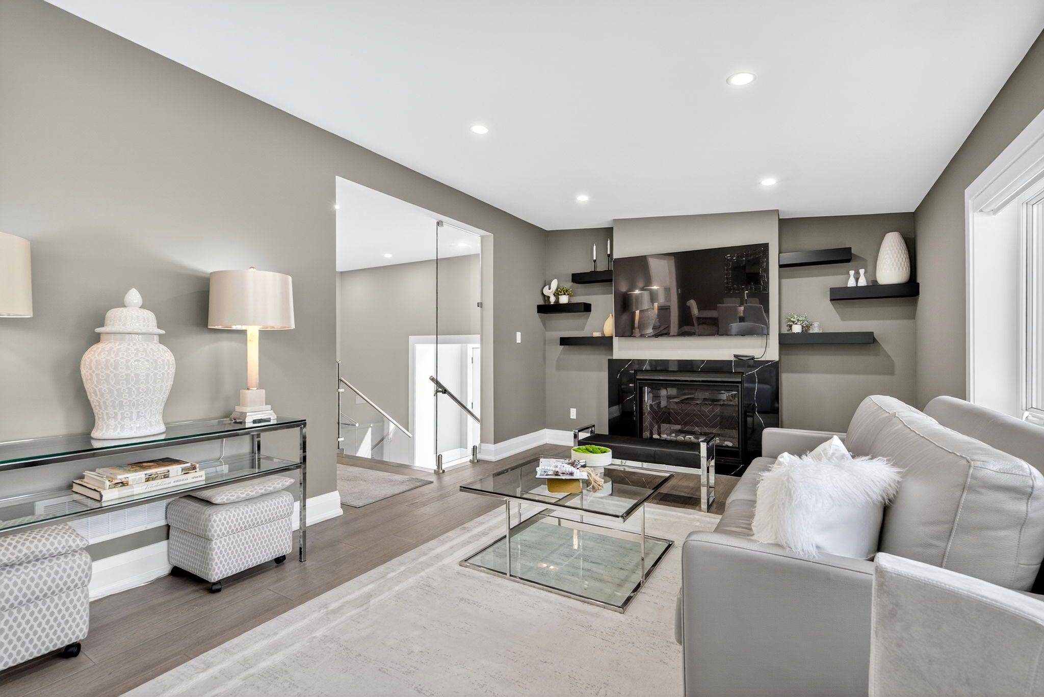 Toronto C13, ON M3B 1G6,9 Tadcaster PL