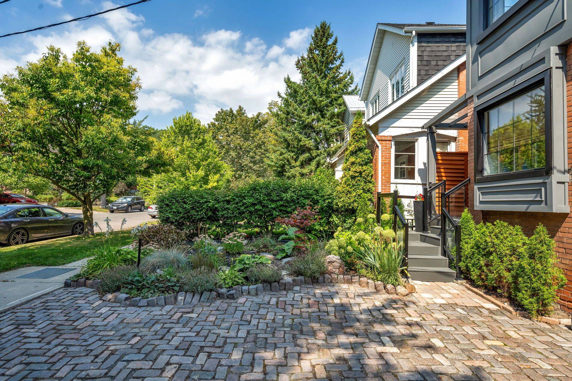 Toronto C09, ON M4W 3B1,39 Standish AVE #Main