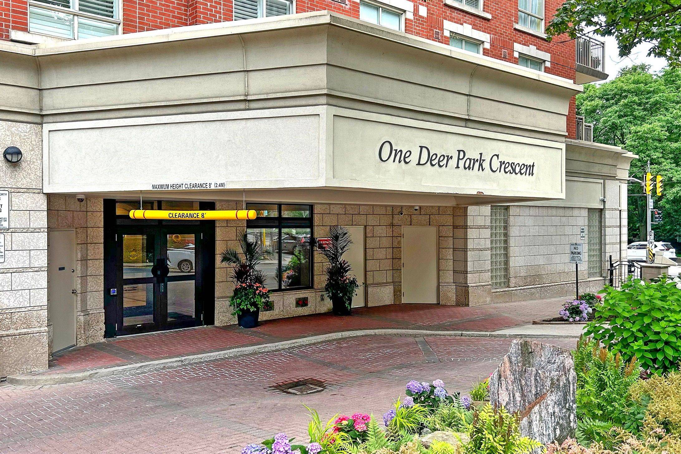 Toronto C02, ON M4V 3C4,1 Deer Park CRES #202