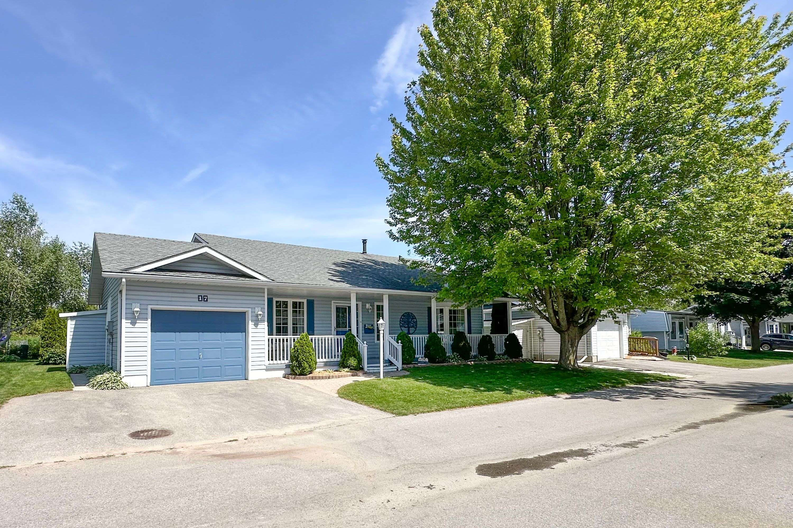 Clarington, ON L1B 1B3,17 Fairway DR