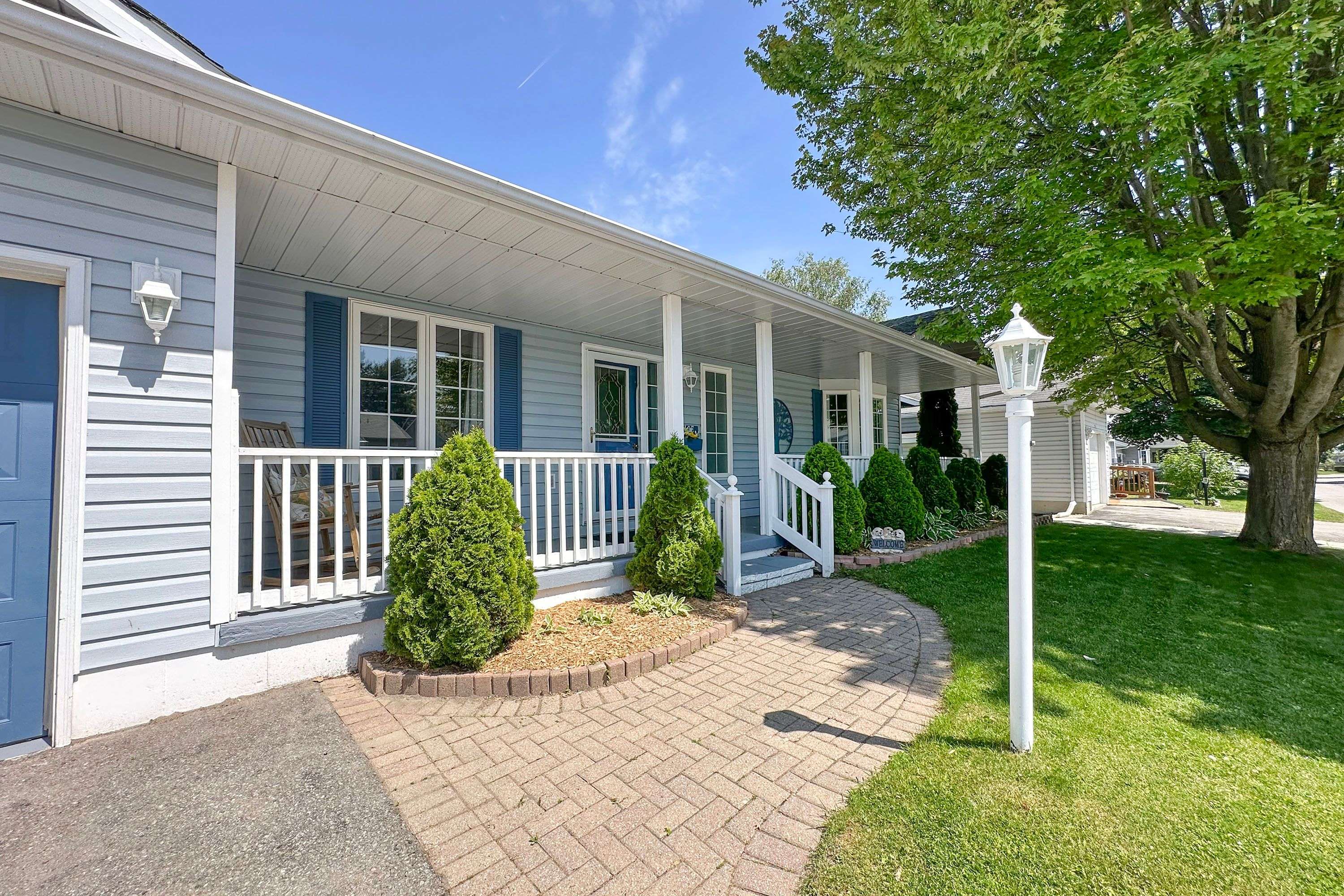 Clarington, ON L1B 1B3,17 Fairway DR