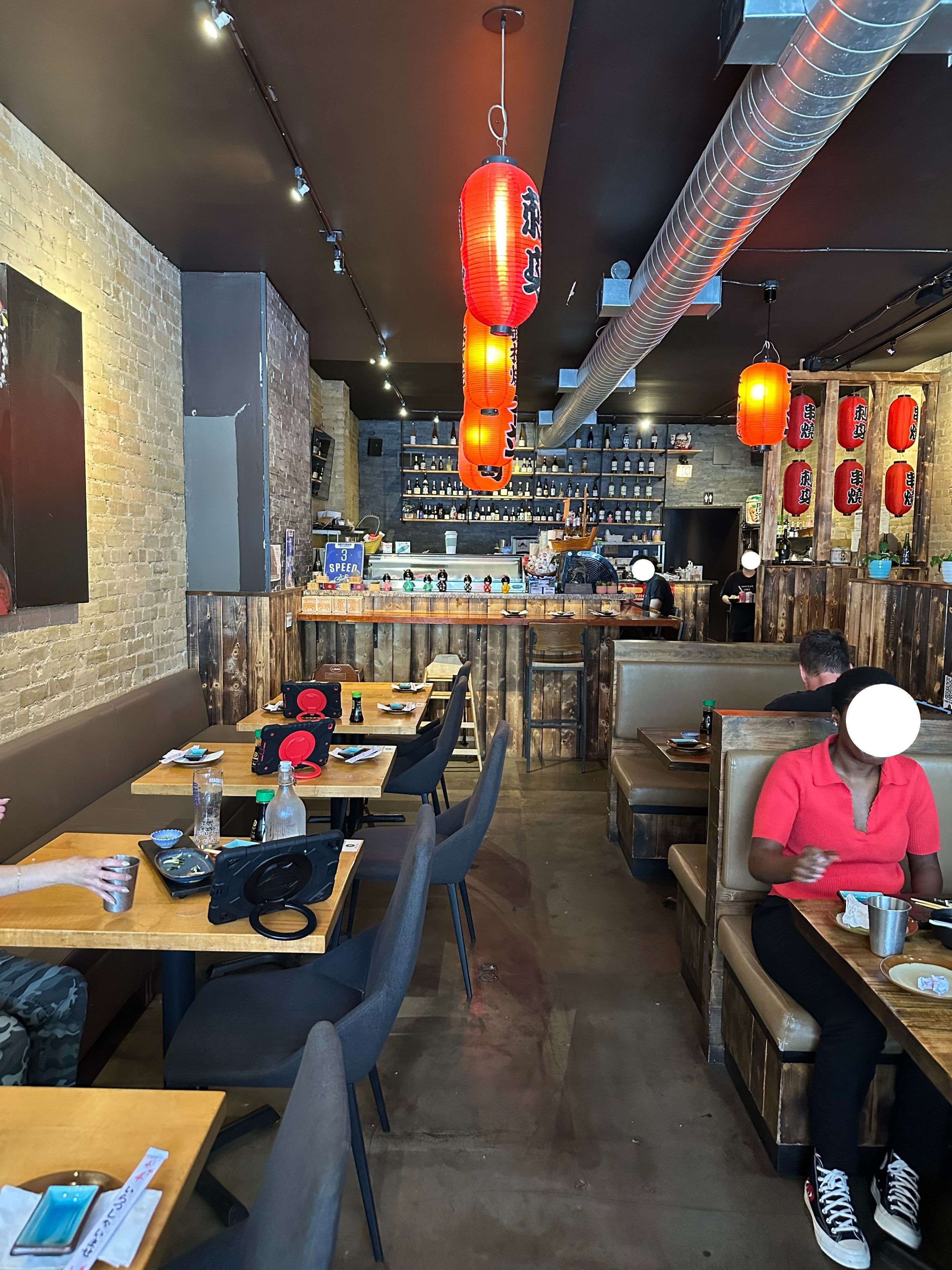 Toronto E01, ON M4M 1J3,896 Queen ST E