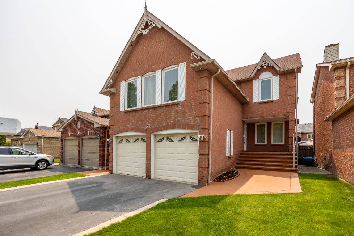 33 Hearne CRES, Ajax, ON L1T 3P5