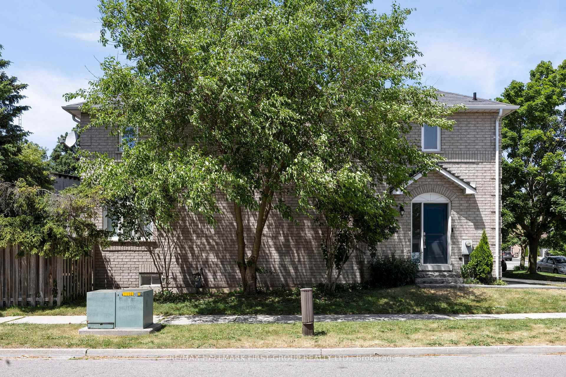 Pickering, ON L1V 6Z7,1816 Nordane DR