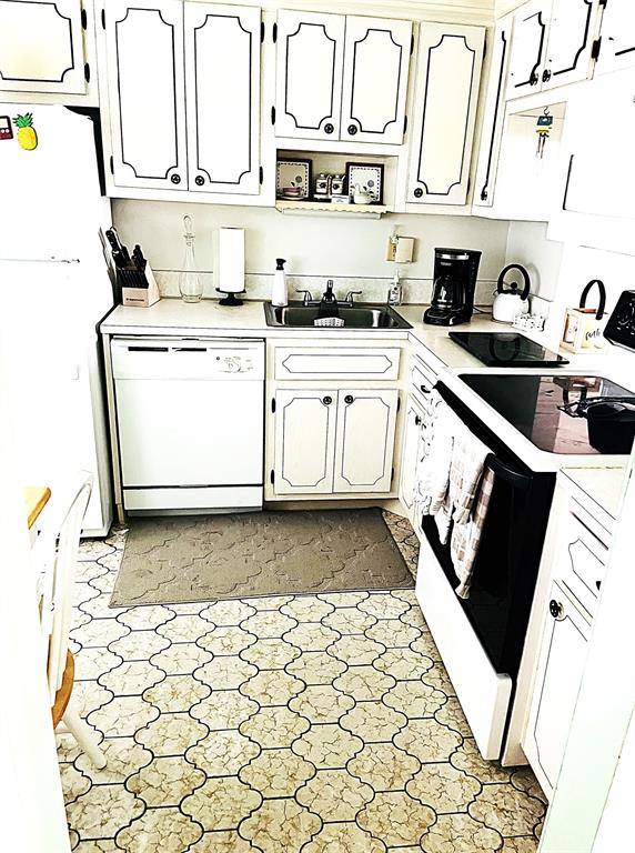 Hollywood, FL 33021,2200 Park Ln #310