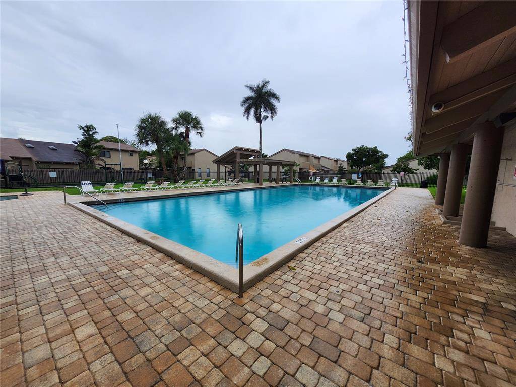 Davie, FL 33324,2156 SW 82nd Ave #2156