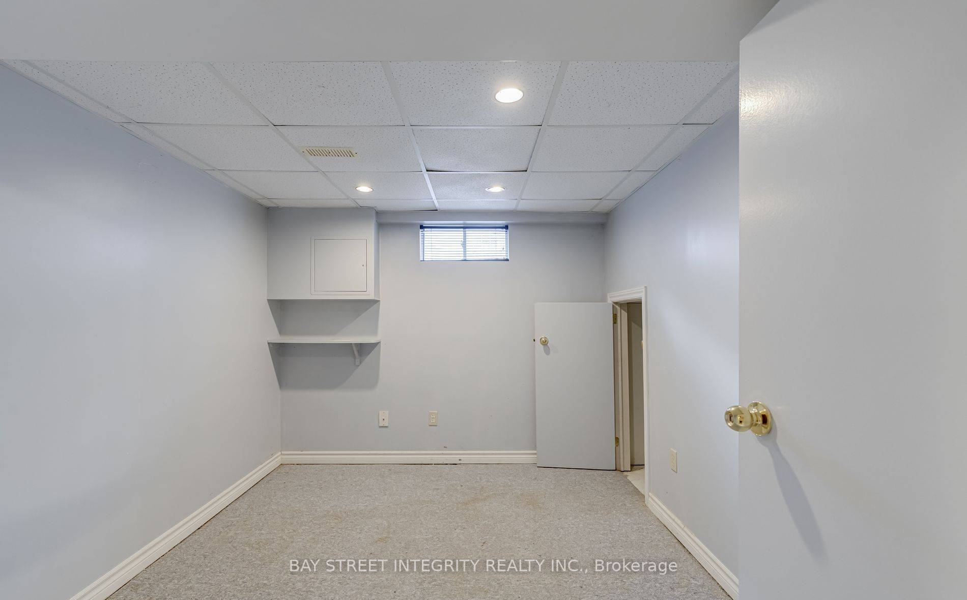 Newmarket, ON L3Y 2T4,65 Walter AVE #BSMT