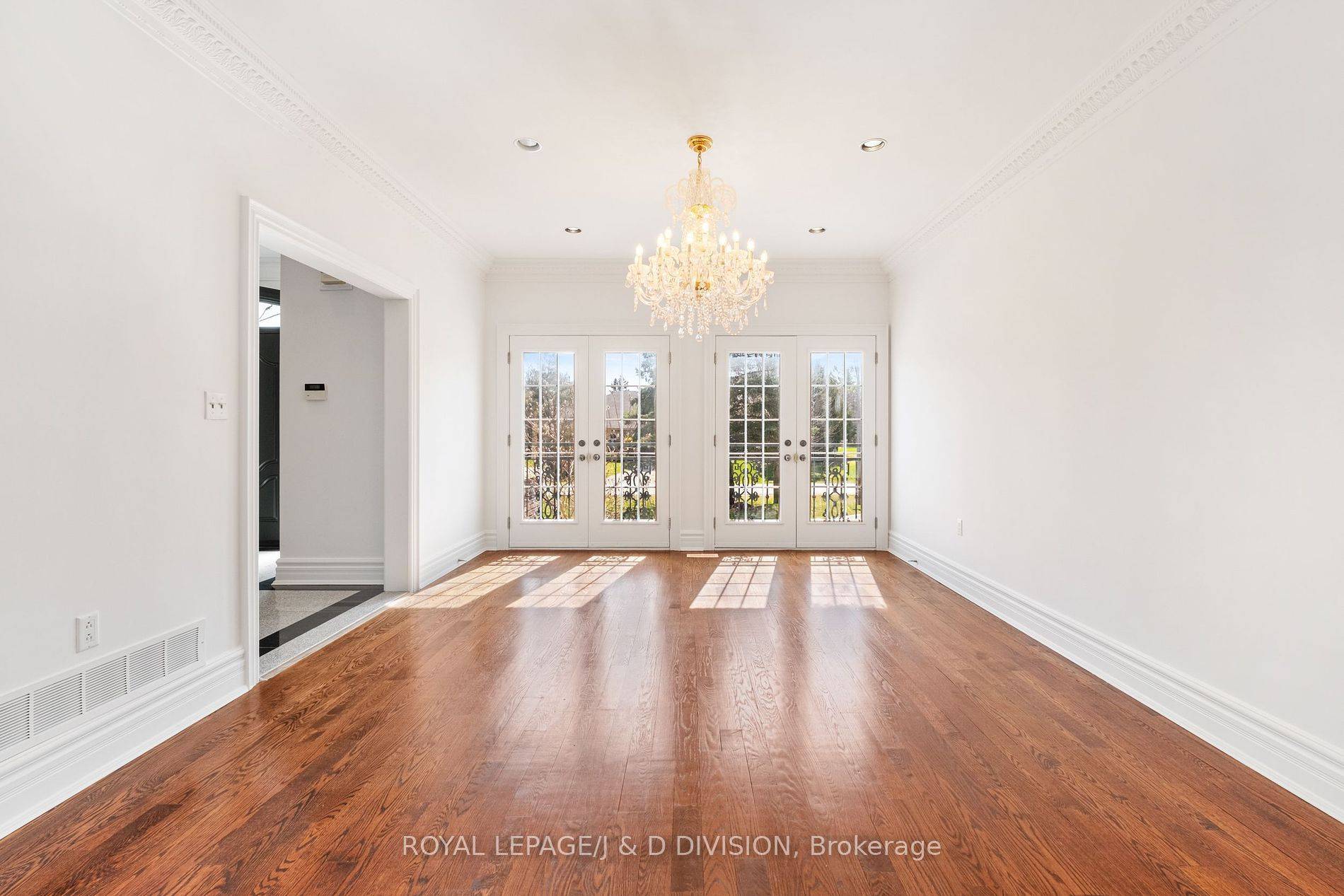 Whitchurch-stouffville, ON L4A 7X5,19 Logan CT