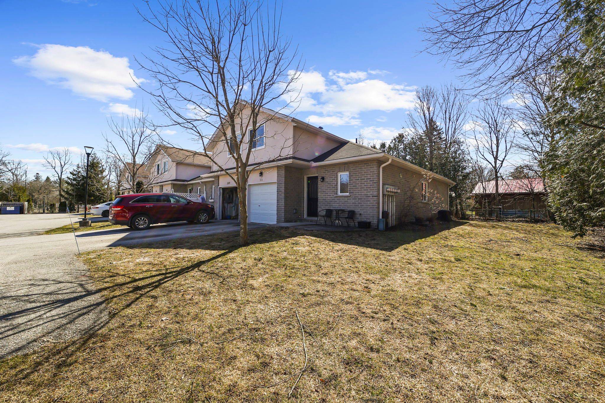Clearview, ON L0M 1S0,511 THOMAS ST