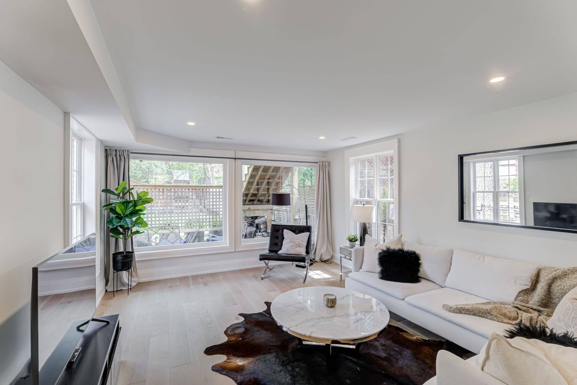 Toronto W02, ON M6P 2W9,187 Clendenan AVE