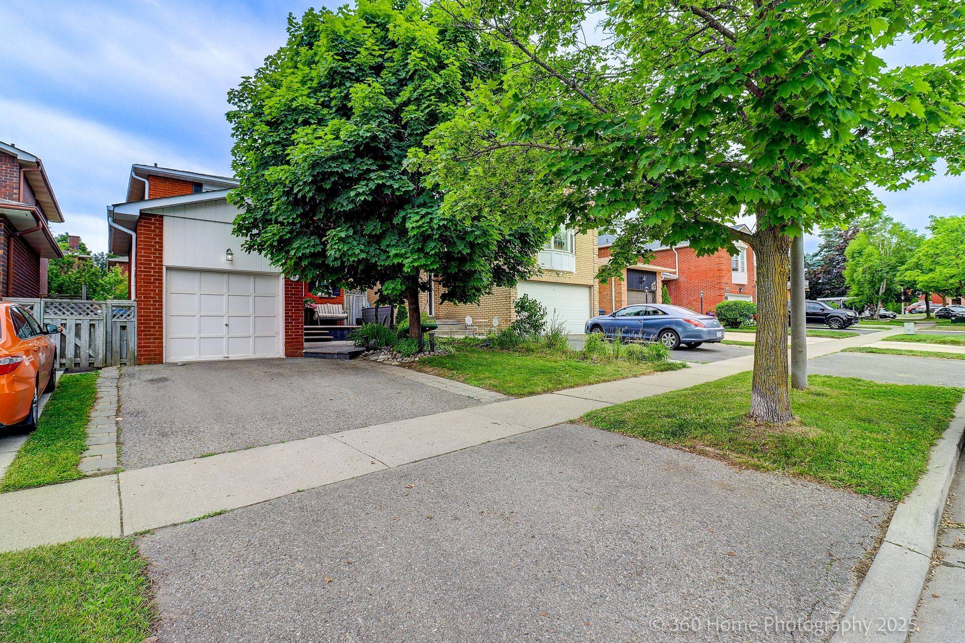 19 Tralee ST, Brampton, ON L6Z 2Z6
