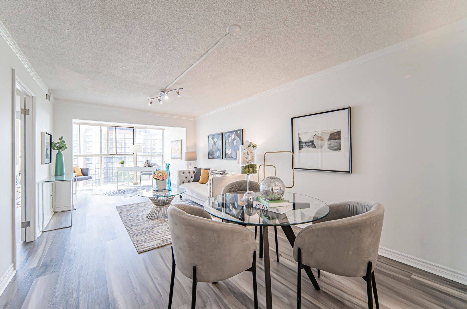 Mississauga, ON L5A 4E6,2091 Hurontario ST #810