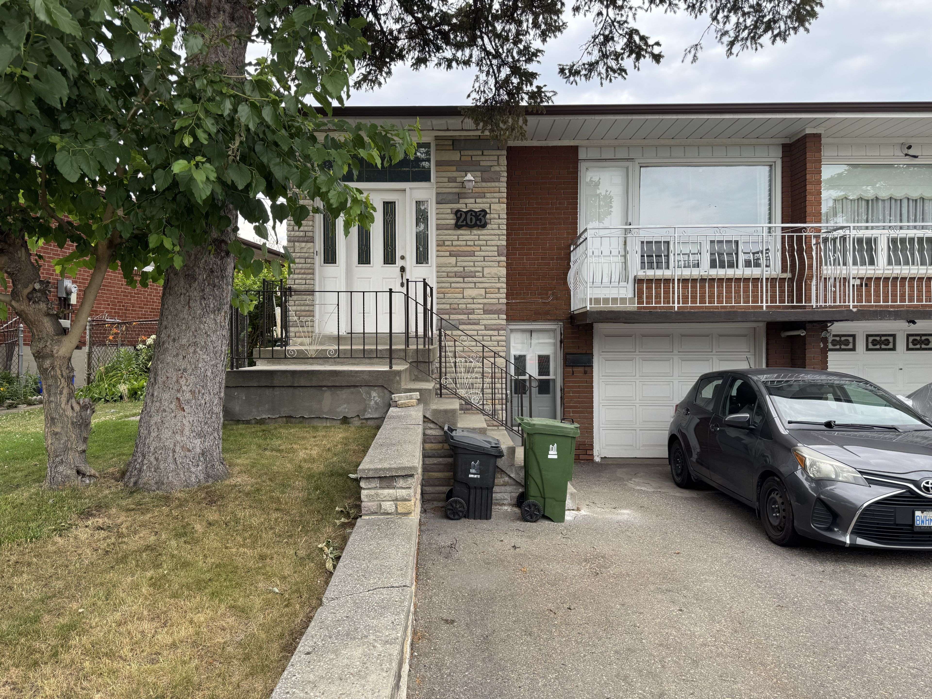 263 Hullmar DR, Toronto W05, ON M3N 2G2