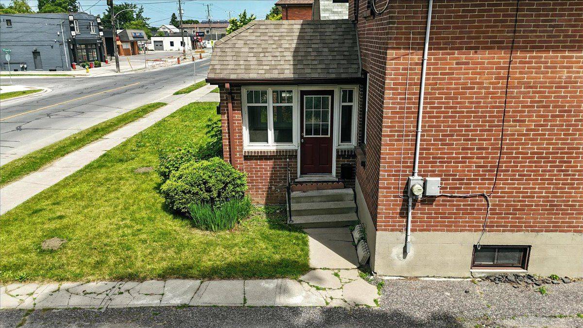 Peterborough South, ON K9J 3T1,712 Park ST S