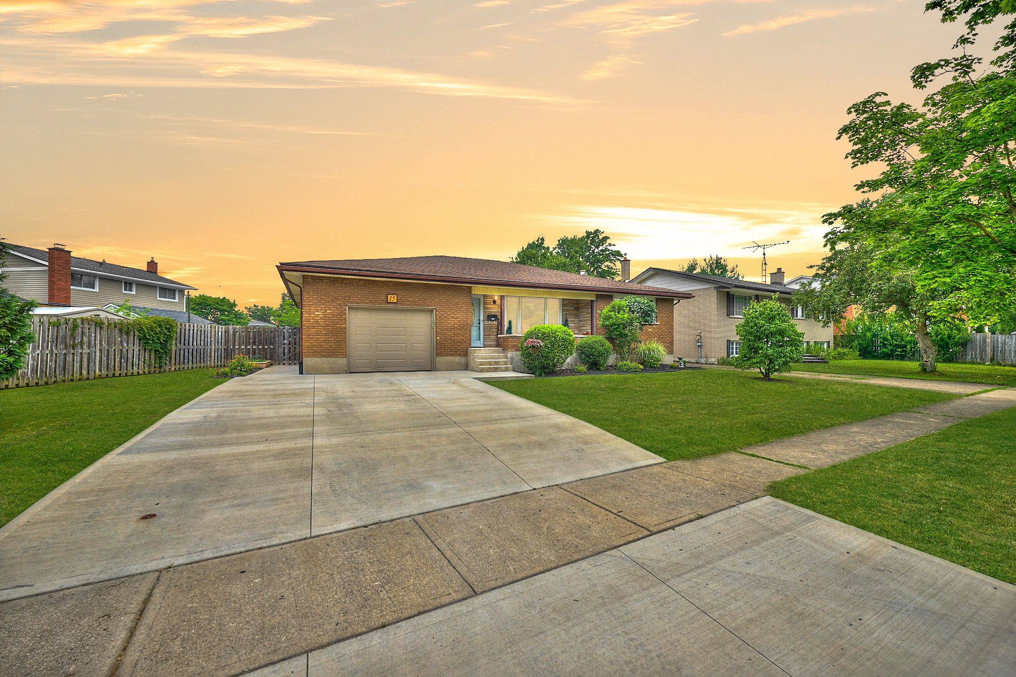 15 WELLBROOK BLVD, Welland, ON L3C 5T3