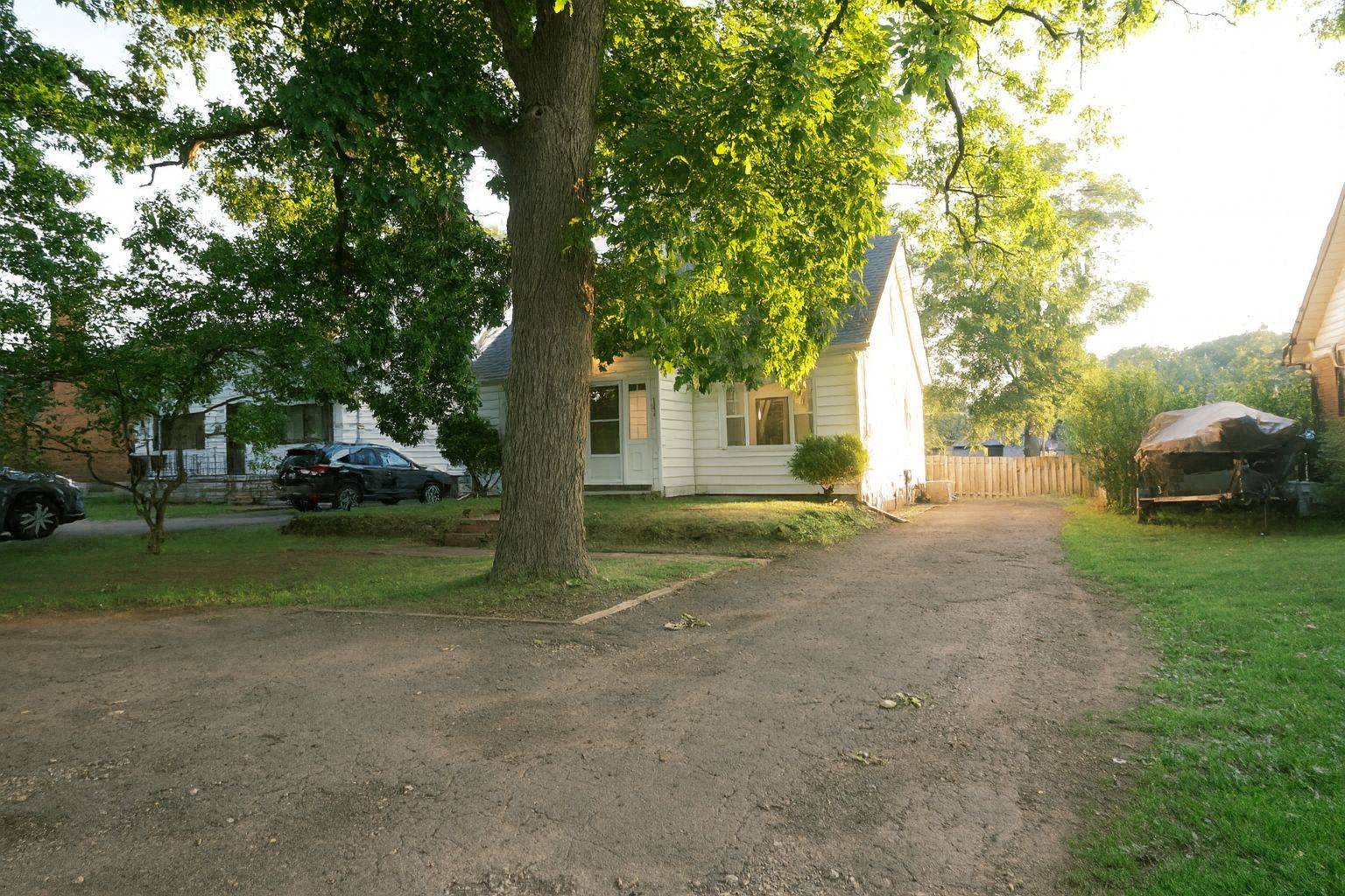 Niagara Falls, ON L2H 1K9,5629 Montrose RD