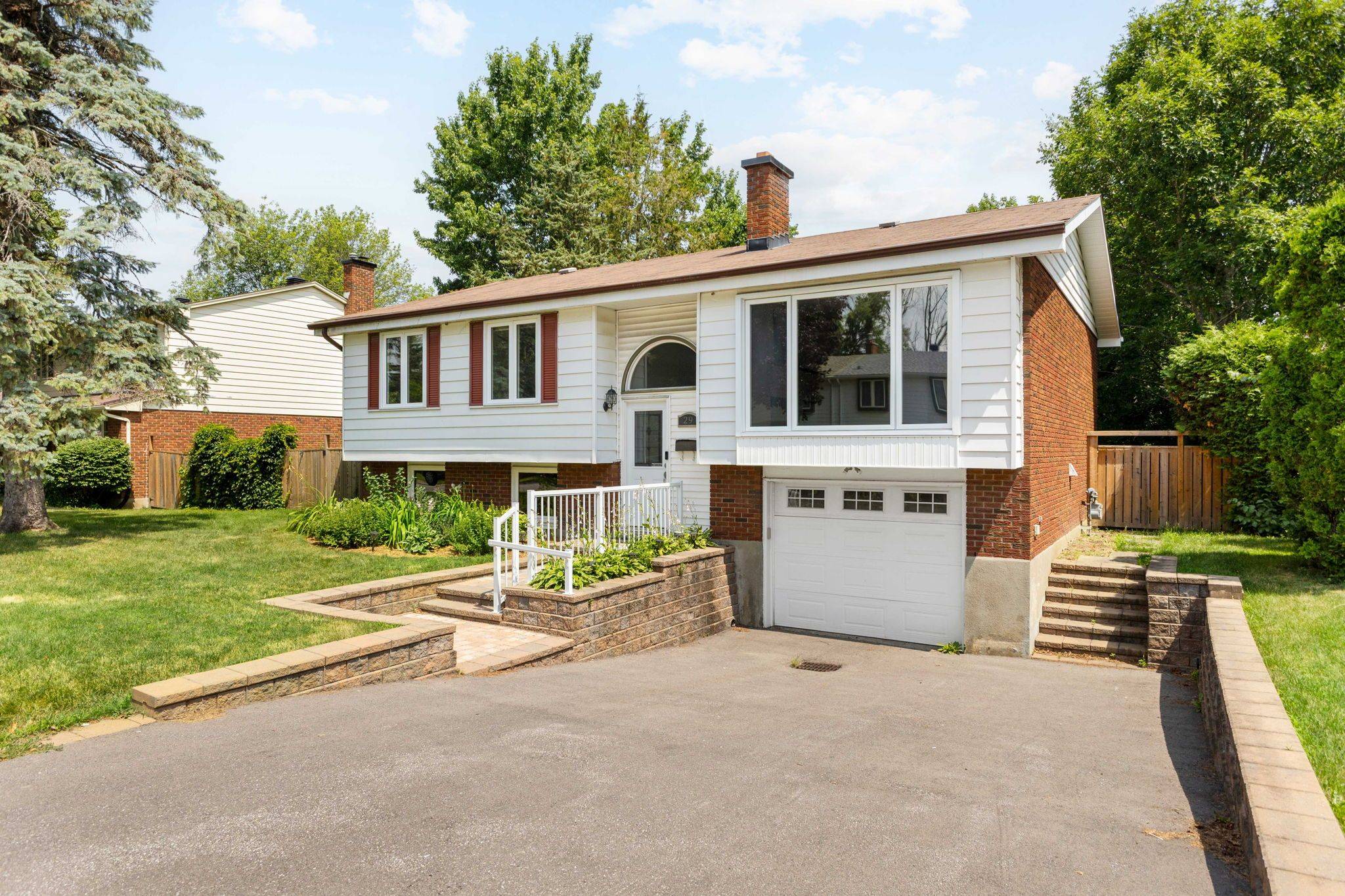South Of Baseline To Knoxdale, ON K2G 0S1,29 Ashgrove CRES