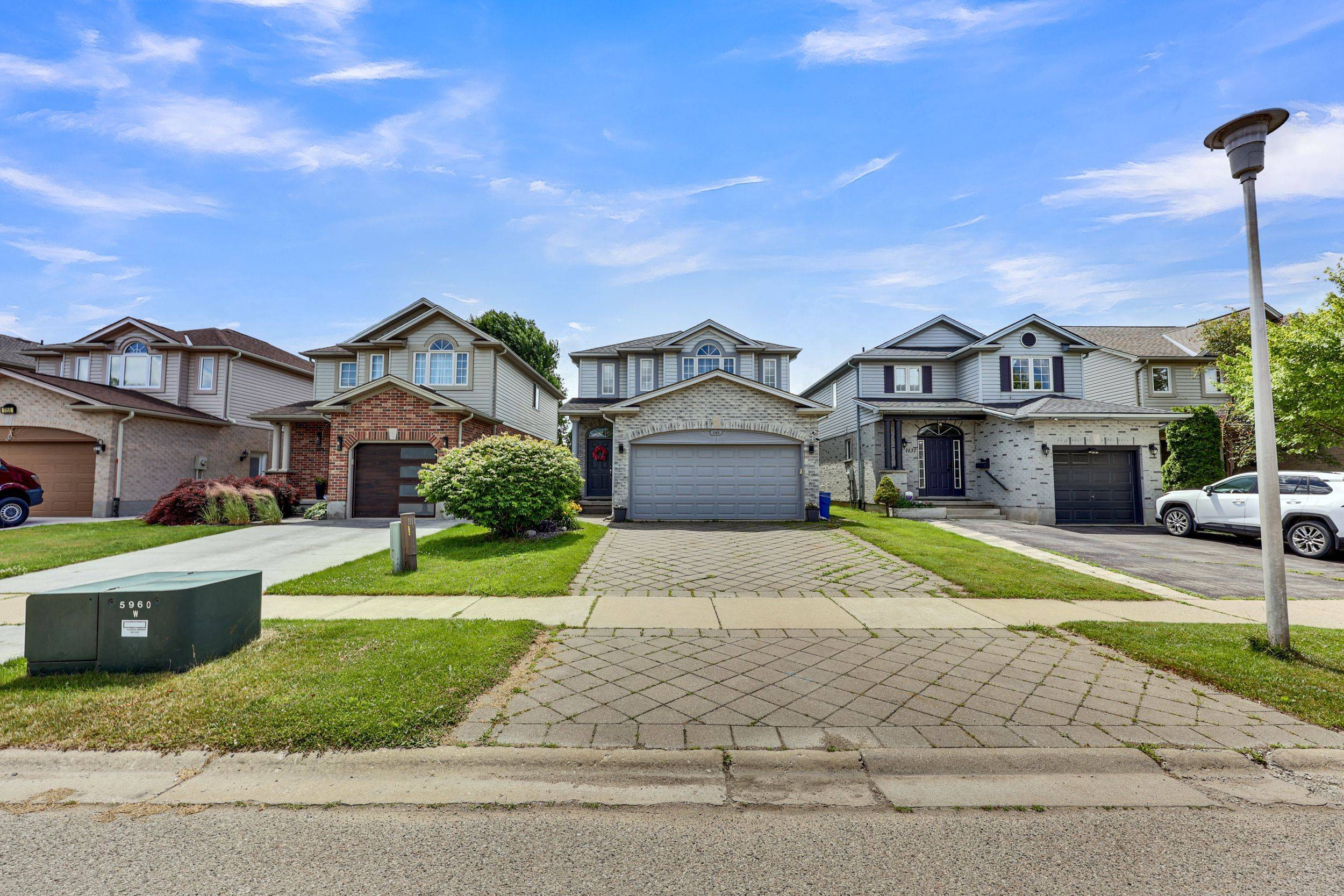1143 BLACKMAPLE DR, London East, ON N5Y 5V3