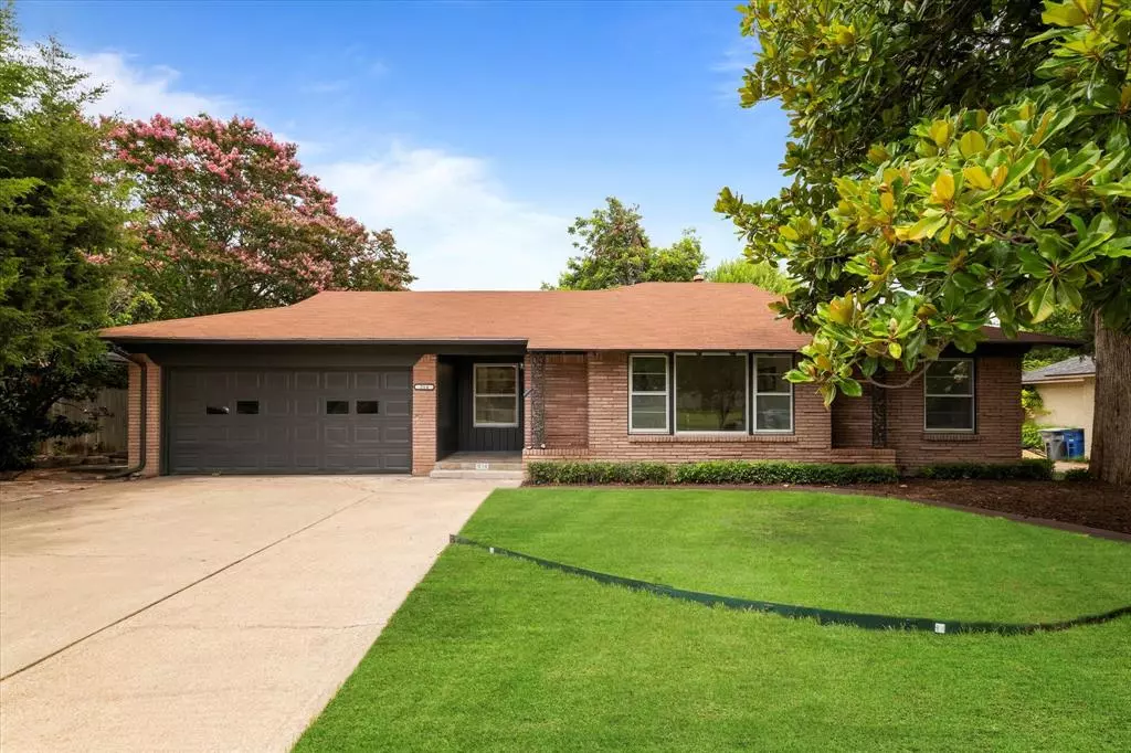 Dallas, TX 75218,214 Easton Road
