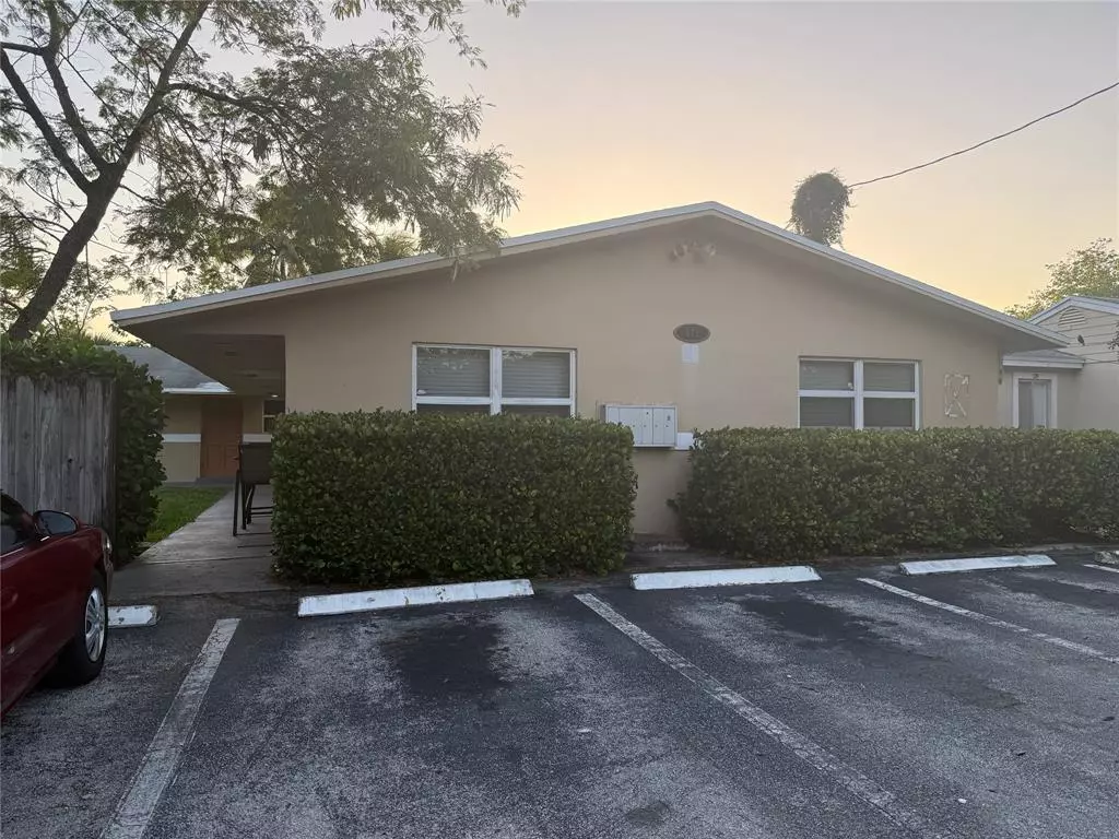 Fort Lauderdale, FL 33312,921 SW 15 #5