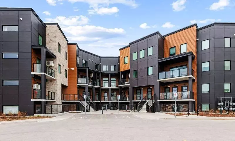 Orangeville, ON L9W 2W9,17 Centre ST #202
