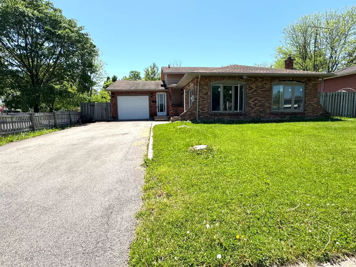 Welland, ON L3C 6K6,157 ROLLING ACRES DR