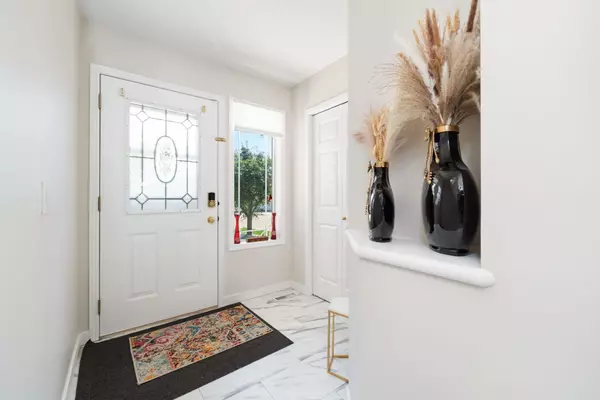 Calgary, AB T2Y 3X6,64 Bridlewood GDNS SW