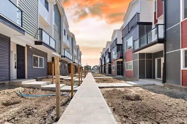 Calgary, AB T3N 1N3,52 Red Sky Villas NE #316