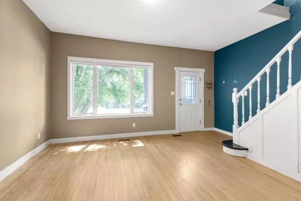 Medicine Hat, AB T1A 1V8,454 12 ST SE