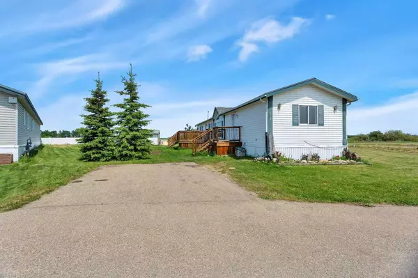 5823 52 ST #108, Eckville, AB T0M 0X0
