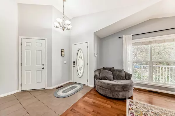 Strathmore, AB T1P1V4,412 Highland Close