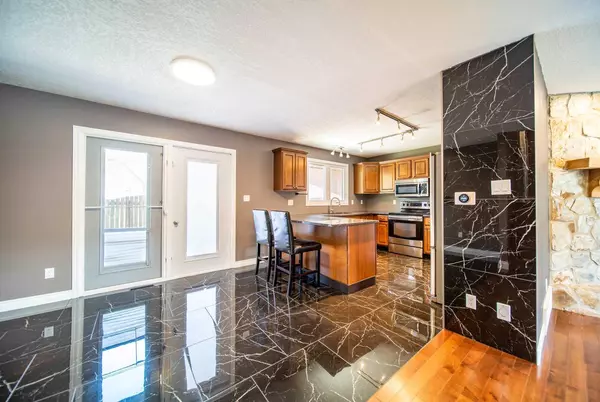 Wainwright, AB T9W 1J3,401 16 ST