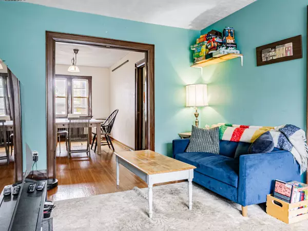 Toronto C01, ON M6G 1H2,326A Harbord ST