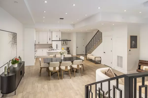 Toronto C04, ON M4N 0B3,1 Strathgowan AVE #TH2