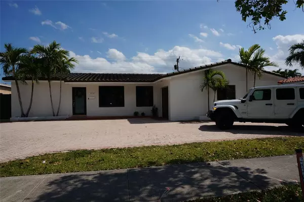 9220 SW 56th St, Miami, FL 33165