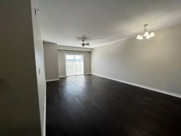 Collingwood, ON L9Y 0X7,1 Chamberlain CT #204