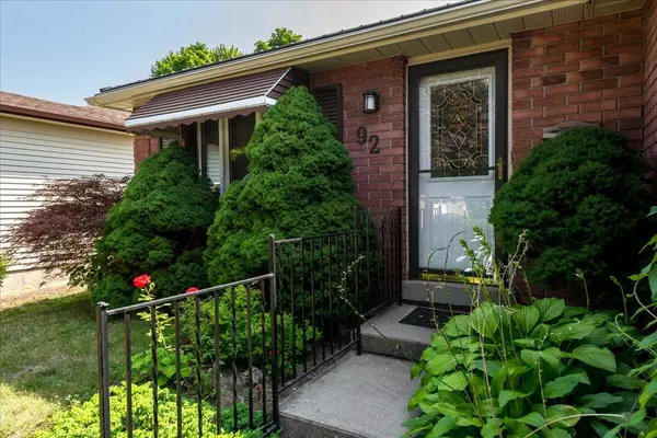 Barrie, ON L4M 5T3,92 Hickling TRL