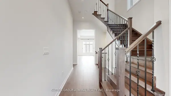 34 Carnegie DR, Oakville, ON L6H 0V8