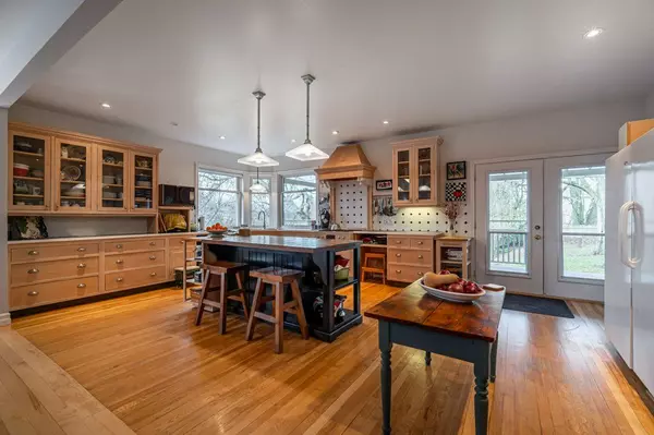 Kawartha Lakes, ON K0L 2W0,57 King ST E