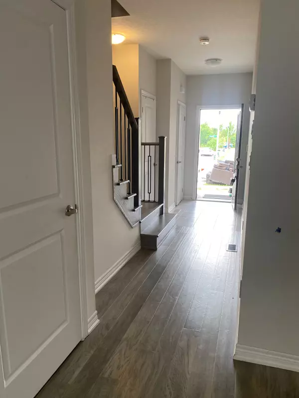 Hamilton, ON L8E 0K1,28 Foothills LN