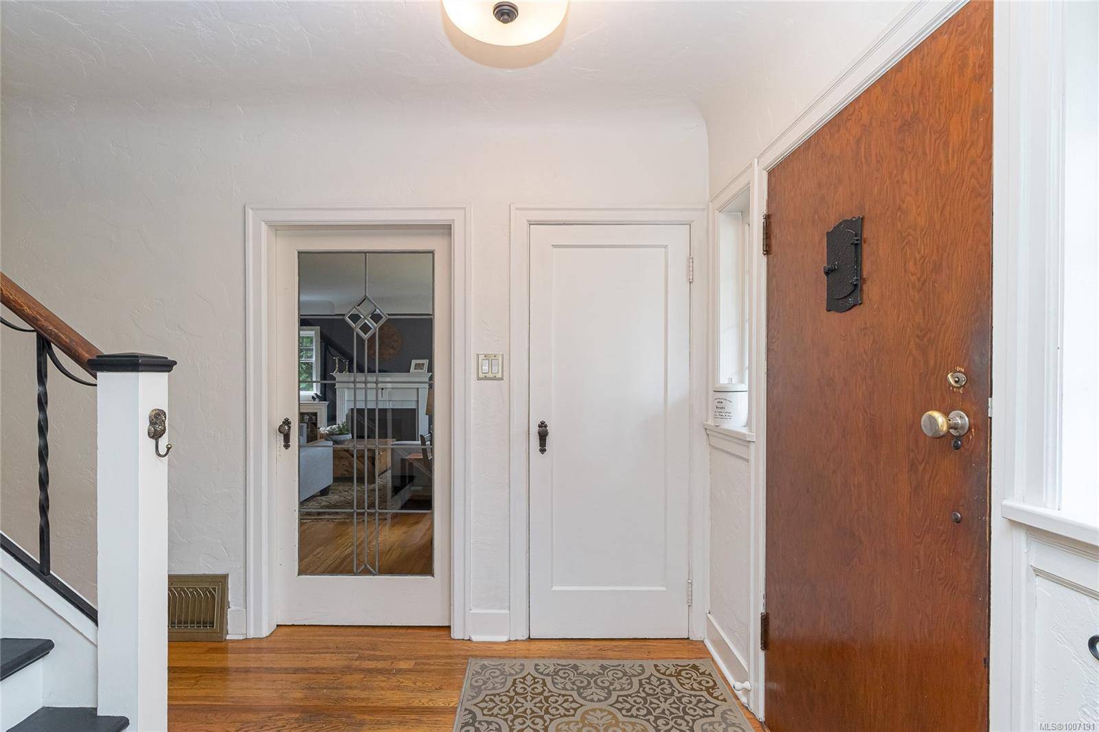 Saanich, BC V8R 3H6,1855 Watson St