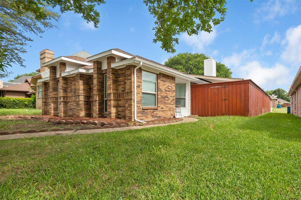 1141 Southpointe Drive, Desoto, TX 75115