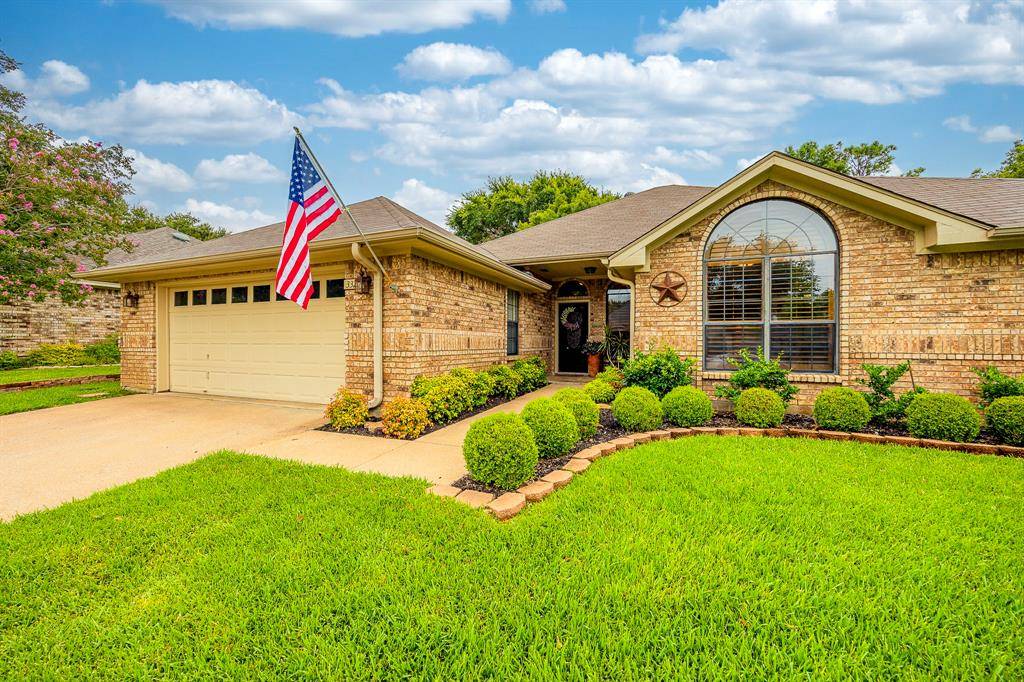 3320 Cypress Court, Bedford, TX 76021