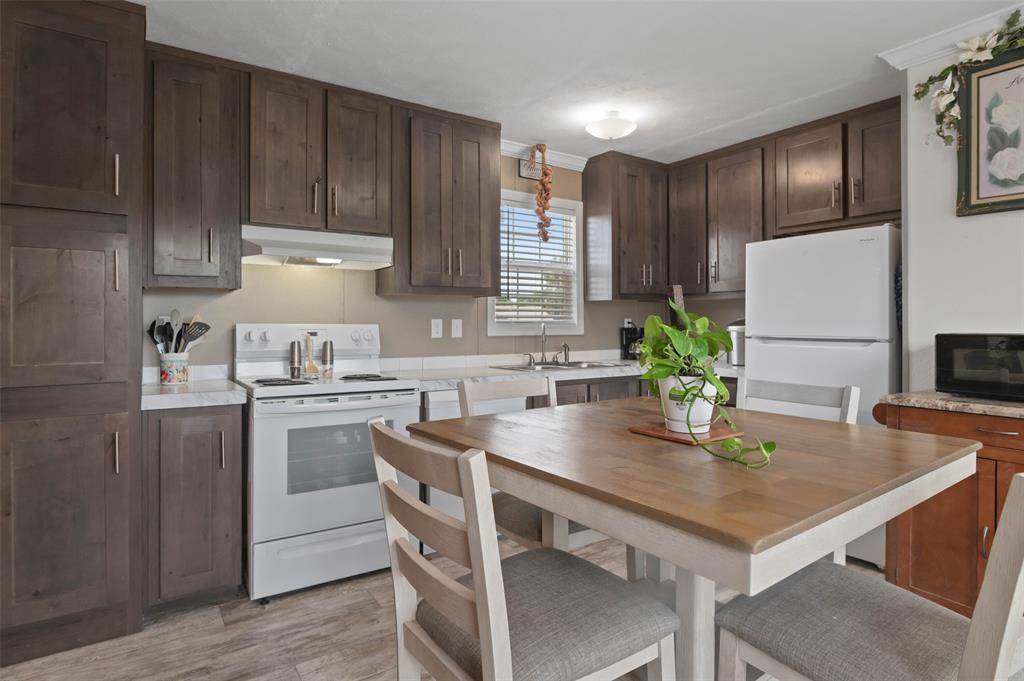 Granbury, TX 76049,210 Paula Court