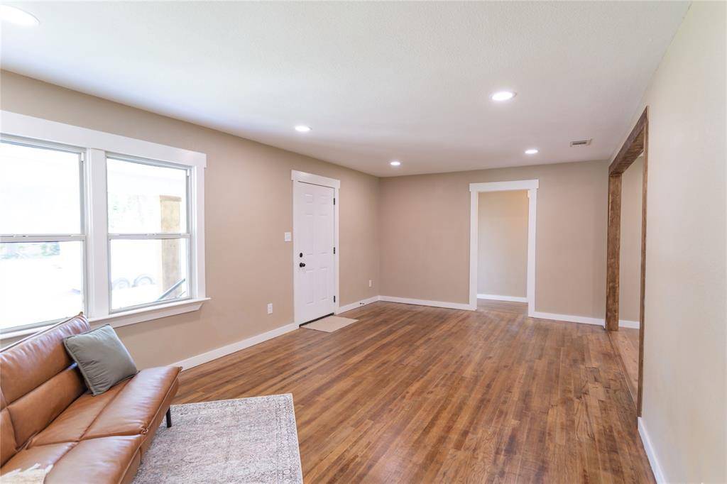 Athens, TX 75751,111 W Clinton Avenue